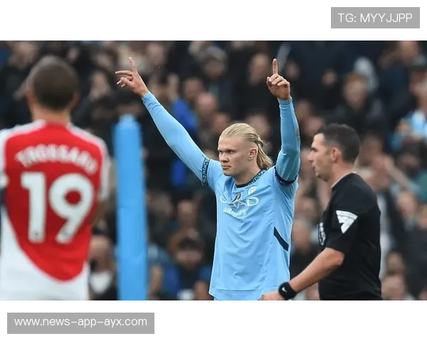 曼城训练哈兰德高空制霸表现恐怖 曼城训练哈兰德高空制霸表现恐怖